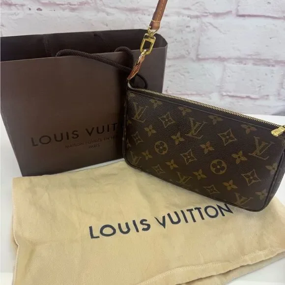 Louis Vuitton Brown Monogram Pochette Accessories Women's Bag - Picture 13 of 14